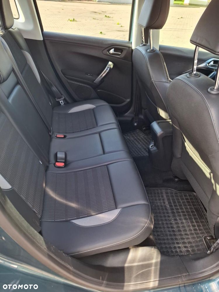 Peugeot 2008 - 8