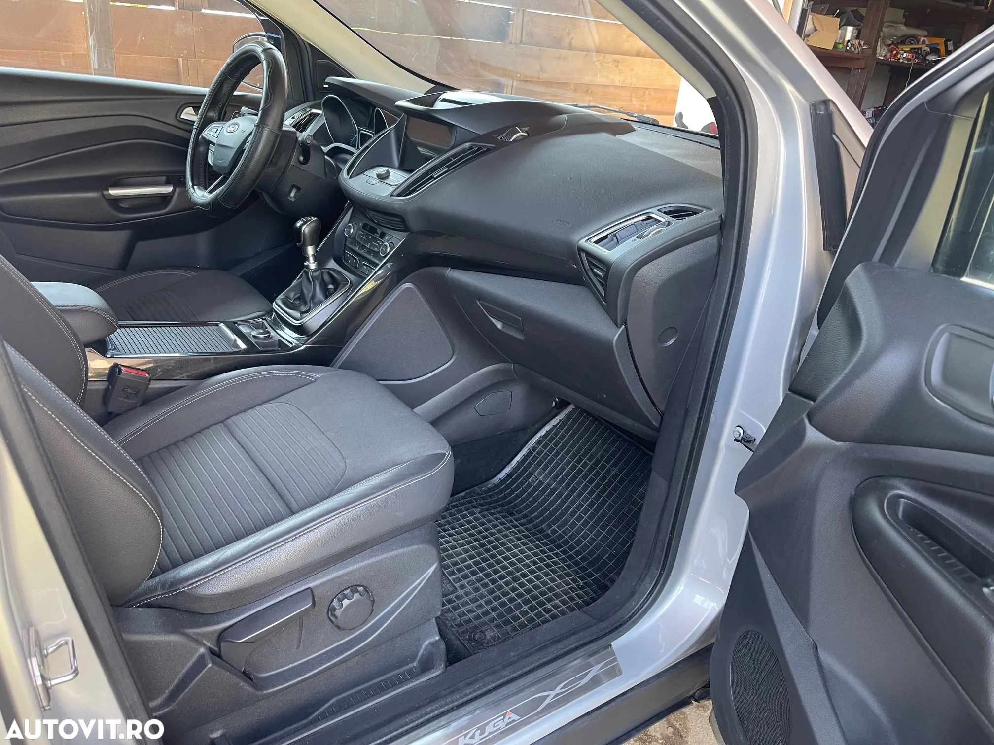 Ford Kuga 1.5 EcoBoost 2WD Titanium - 6