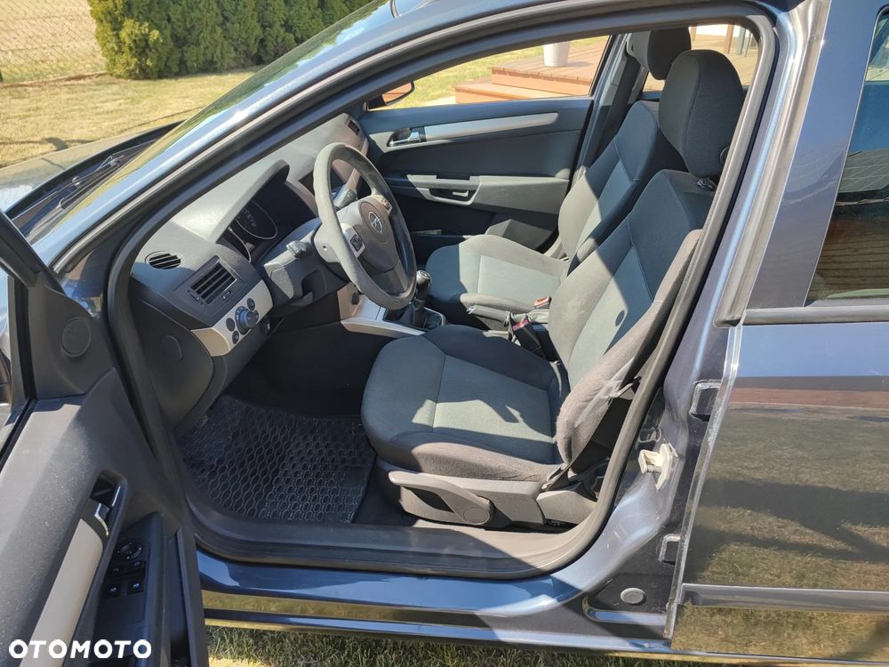 Opel Astra 1.6 Enjoy - 19