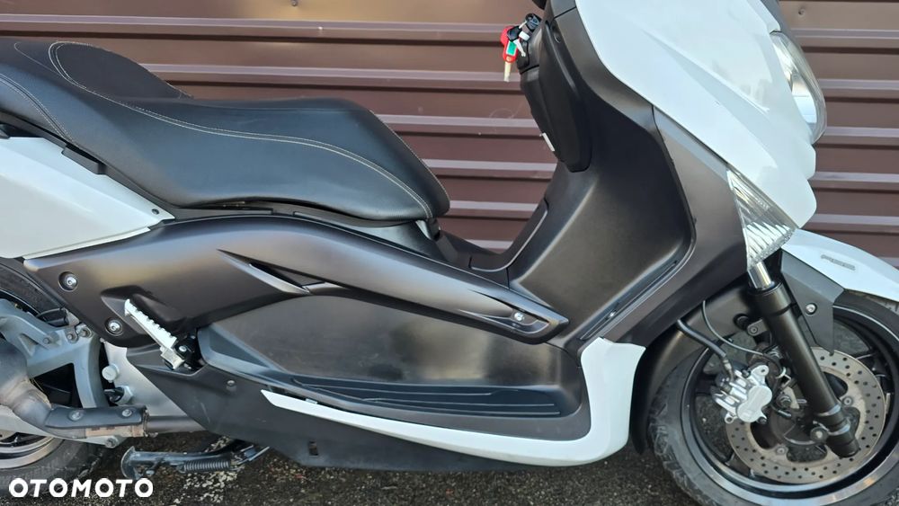 Yamaha X-max - 4