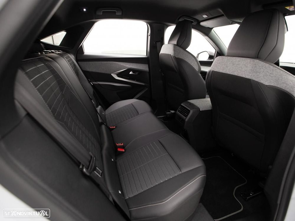 Peugeot E-3008 73 kWh Allure - 10