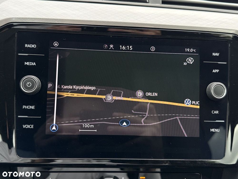 Volkswagen Passat 2.0 TDI Business DSG - 30