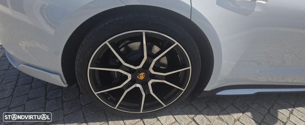 Porsche Taycan Standard - 10