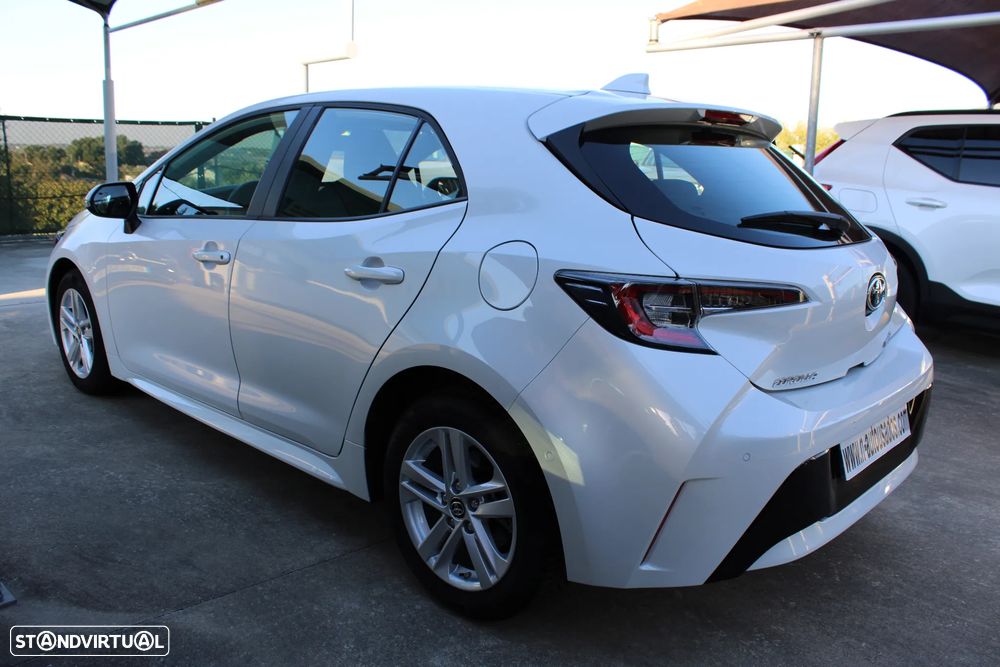 Toyota Corolla 1.8 Hybrid Exclusive - 6