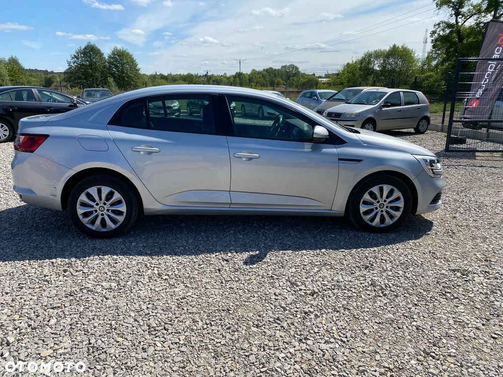 Renault Megane 1.6 SCe Zen - 9
