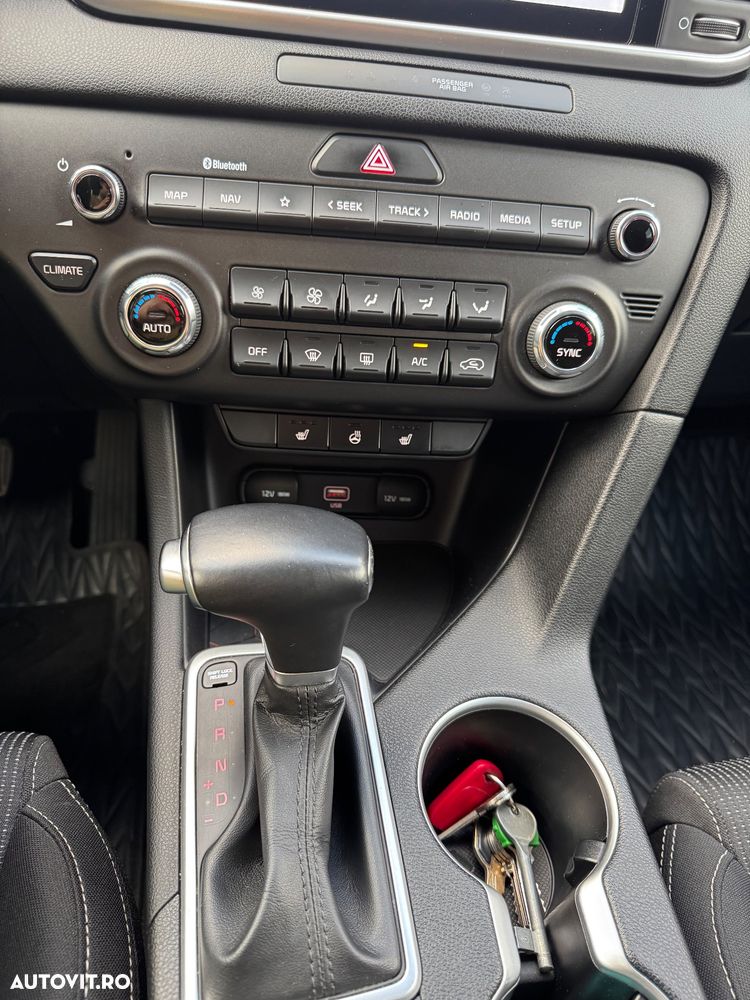 Kia Sportage 1.6 DSL MHEV 7DCT HP 4x2 Style - 6
