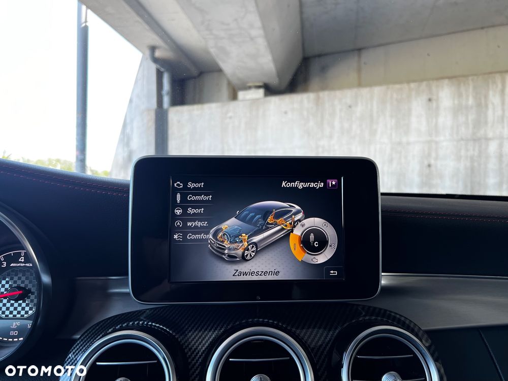 Mercedes-Benz Klasa C AMG 43 4-Matic - 19