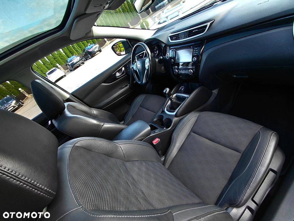 Nissan Qashqai - 25