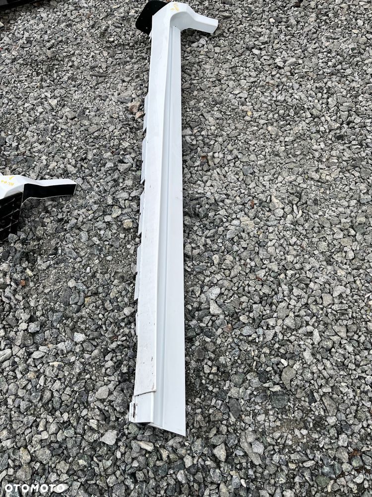 Listwa progowa prawa Ford Kuga MK2 ST-LINE 5D - 2