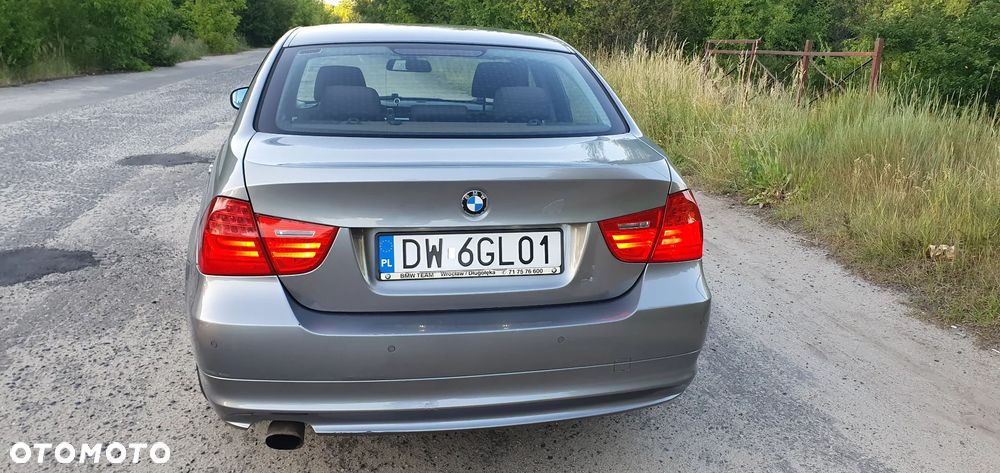 BMW Seria 3 318i - 3