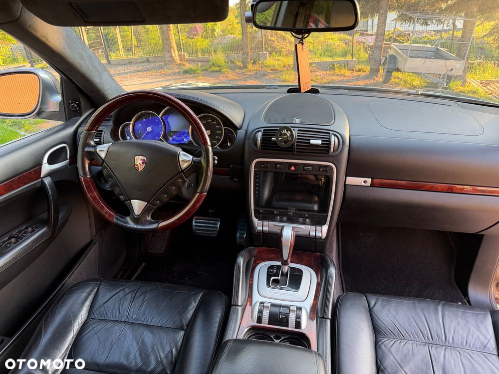 Porsche Cayenne - 15