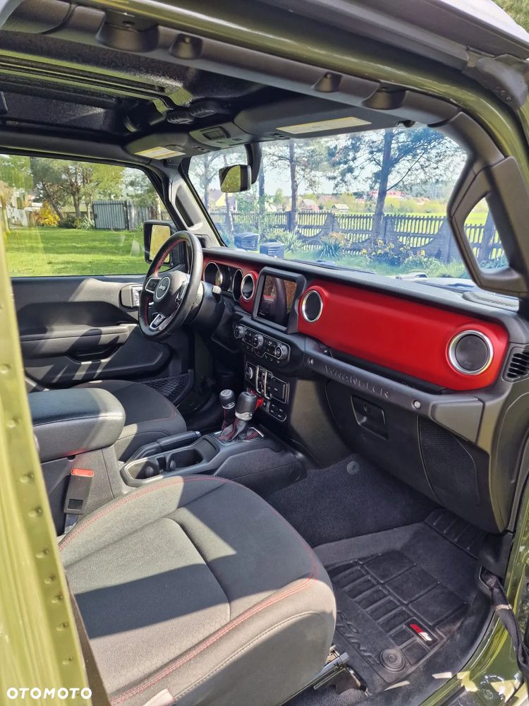 Jeep Wrangler Unlimited 3.8 Automatik Sahara - 22