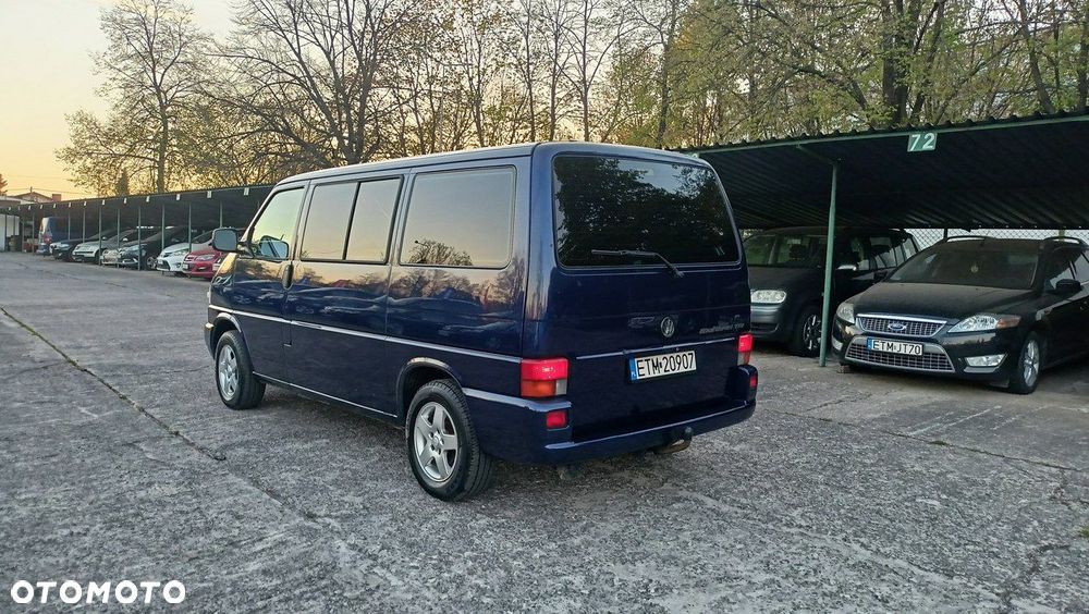 Volkswagen Multivan - 11
