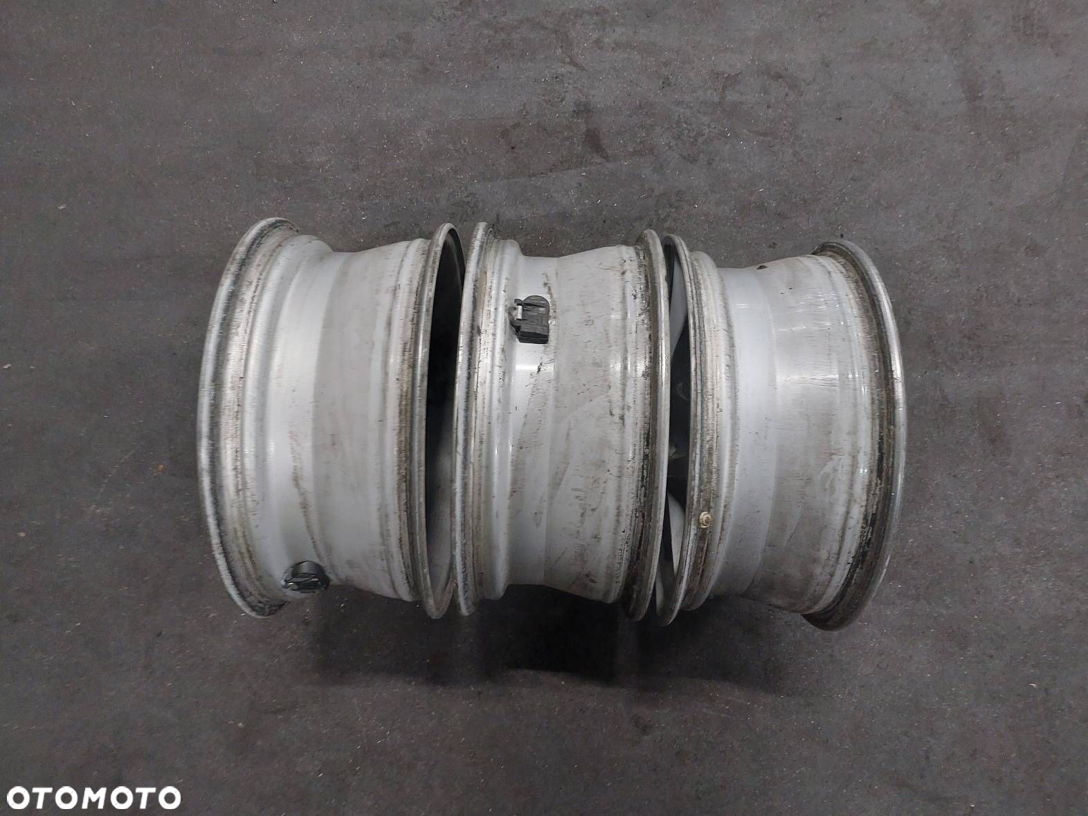FELGA ALUMINIOWA KIA CARENS IV  ET 48.5 6.5JX16 5X114,3 FI 67.1 - 5