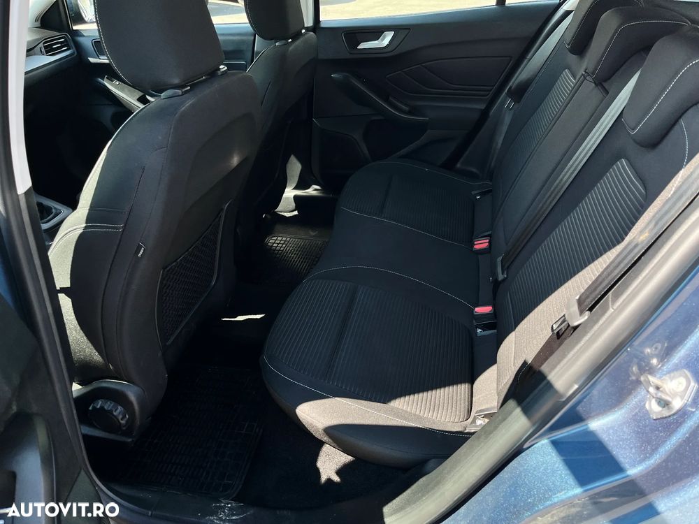 Ford Focus - 12
