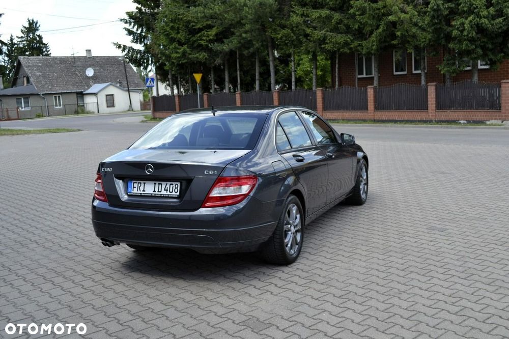 Mercedes-Benz Klasa C 180 BlueEFFICIENCY 7G-TRONIC Elegance - 7
