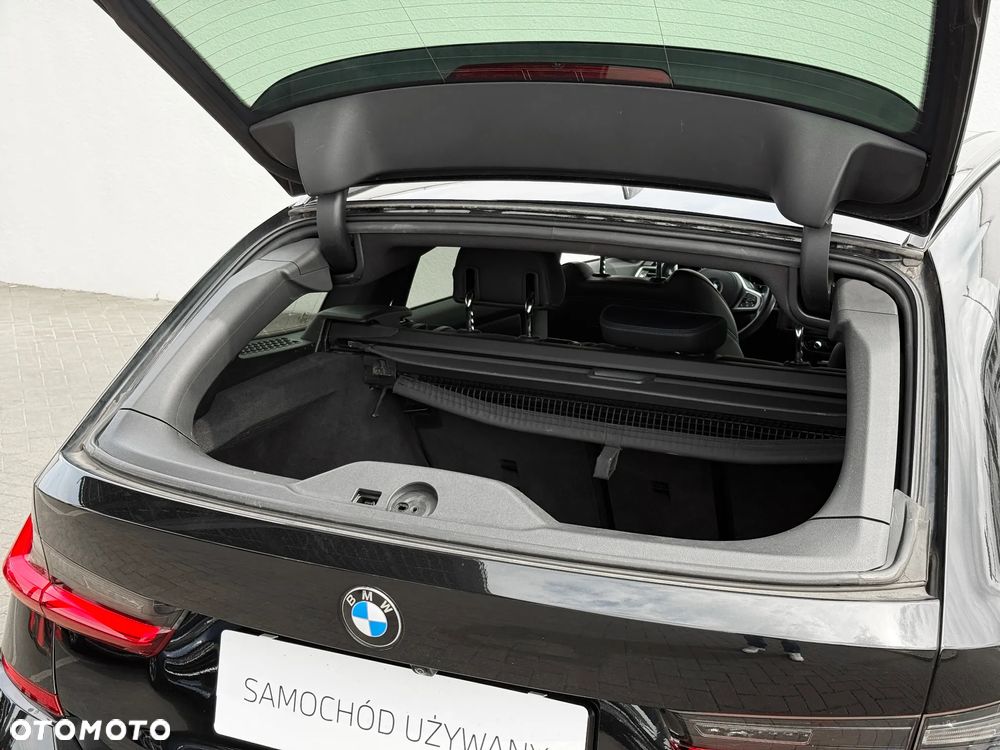 BMW Seria 3 318d Sport Line Shadow - 15