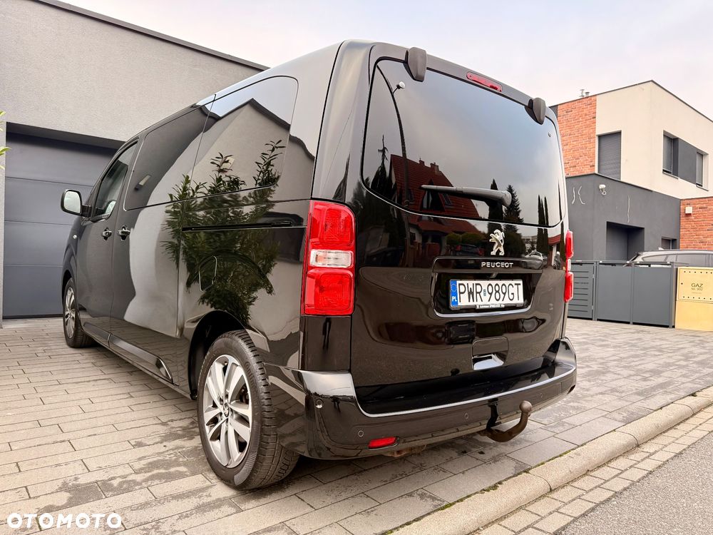 Peugeot Traveller - 13
