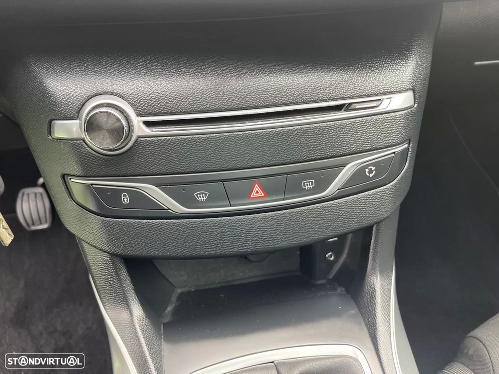 Peugeot 308 SW 1.2 PureTech Allure Full LED - 37