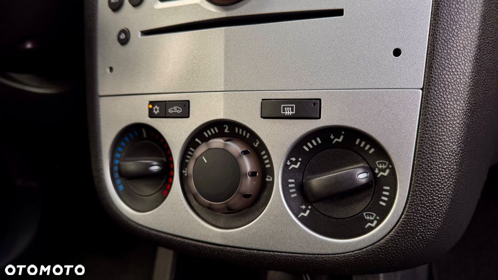 Opel Corsa 1.2 16V Energy - 29