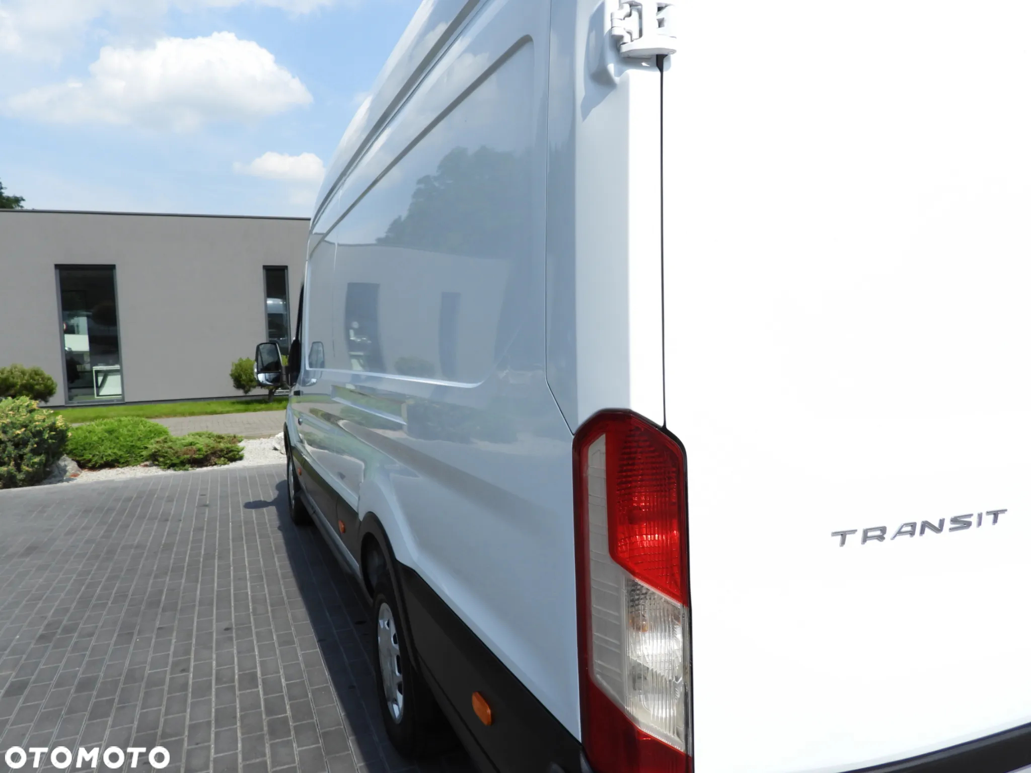 Ford TRANSIT  FURGON TEMPOMAT LEDY KLIMATYZACJA 130KM [ U82455 ] - 17