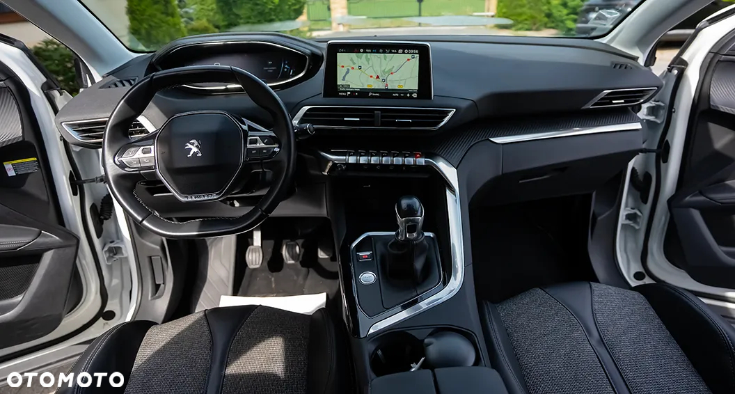 Peugeot 3008 1.2 PureTech Allure S&S - 28