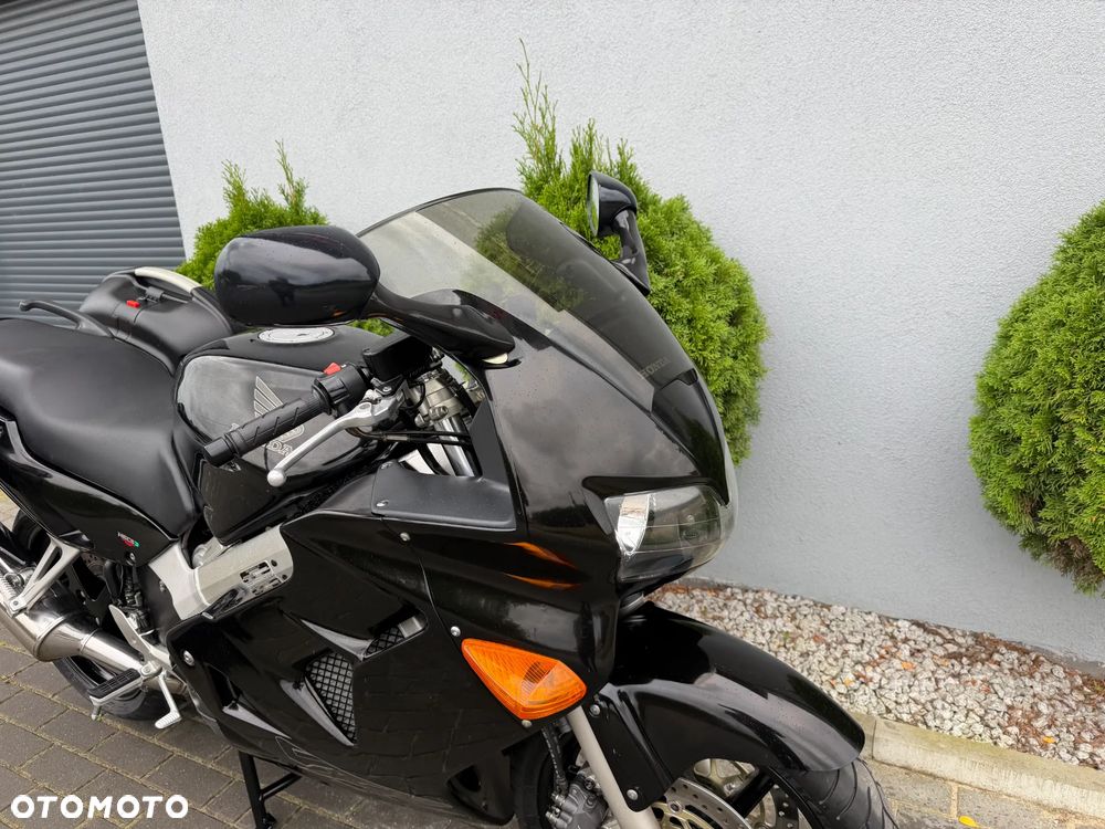 Honda VFR - 11