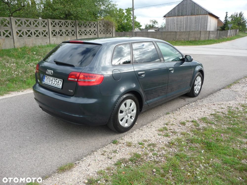 Audi A3 Sportback 1.6 TDI Ambiente - 5