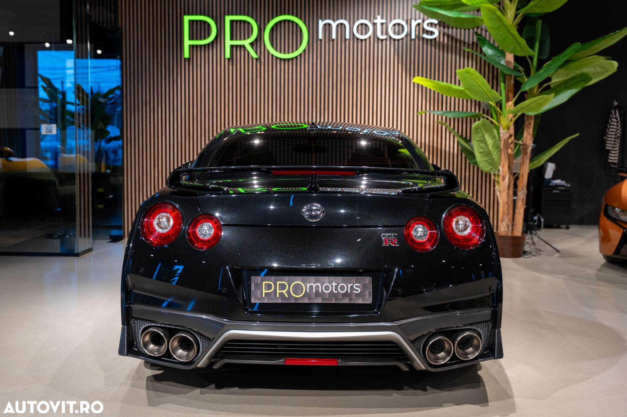 Nissan GT-R - 14