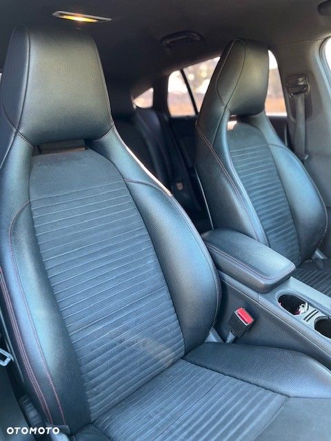 Mercedes-Benz CLA 200 7G-DCT AMG Line - 8