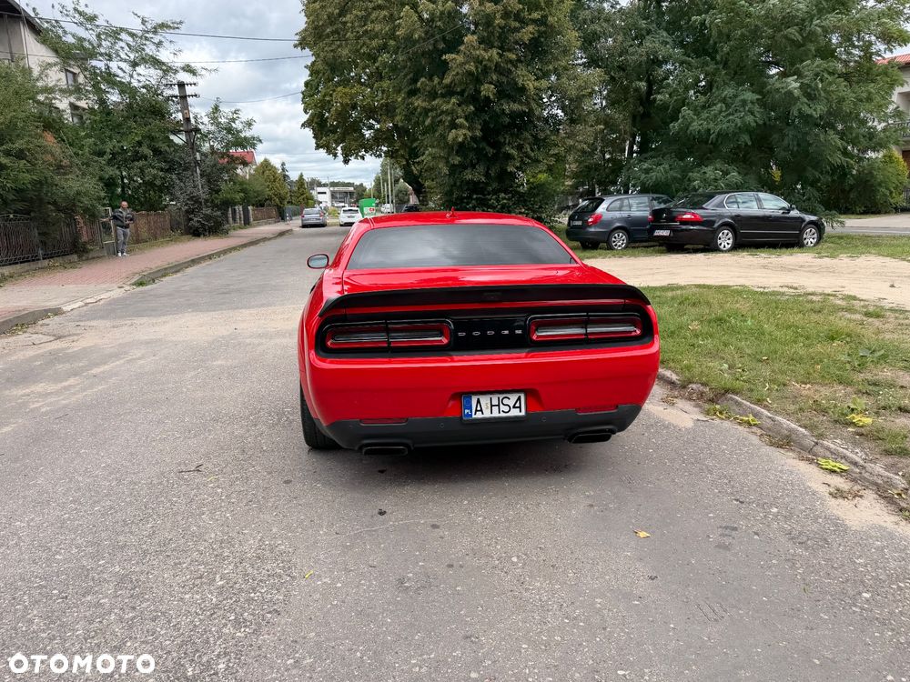 Dodge Challenger - 17