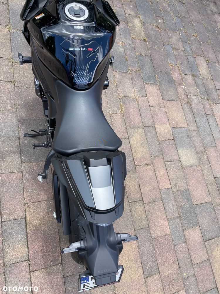 Suzuki GSX 1000 - 4