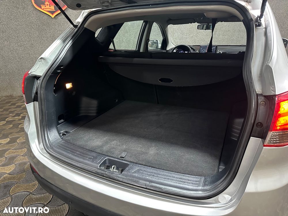 Hyundai ix35 2.0 CRDI 4WD Comfort - 8