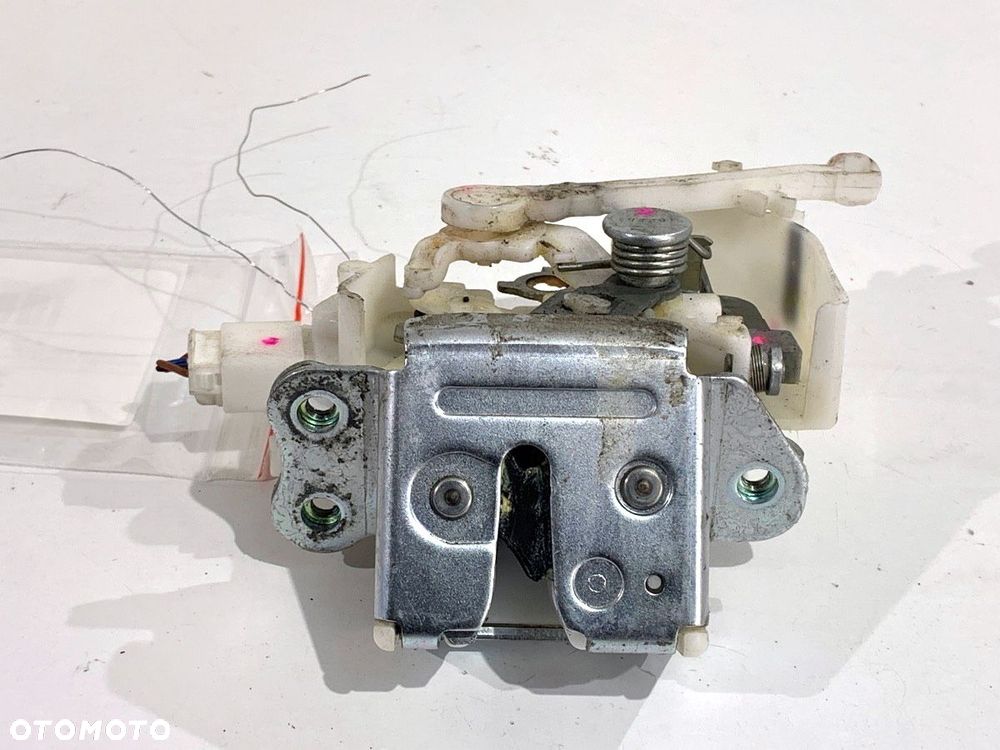 ZAMEK KLAPY TYŁ  MITSUBISHI MIRAGE / SPACE STAR VI liftback (A0_A) 2012 - 2022 1.0 (A05A) 52 kW [71 - 1