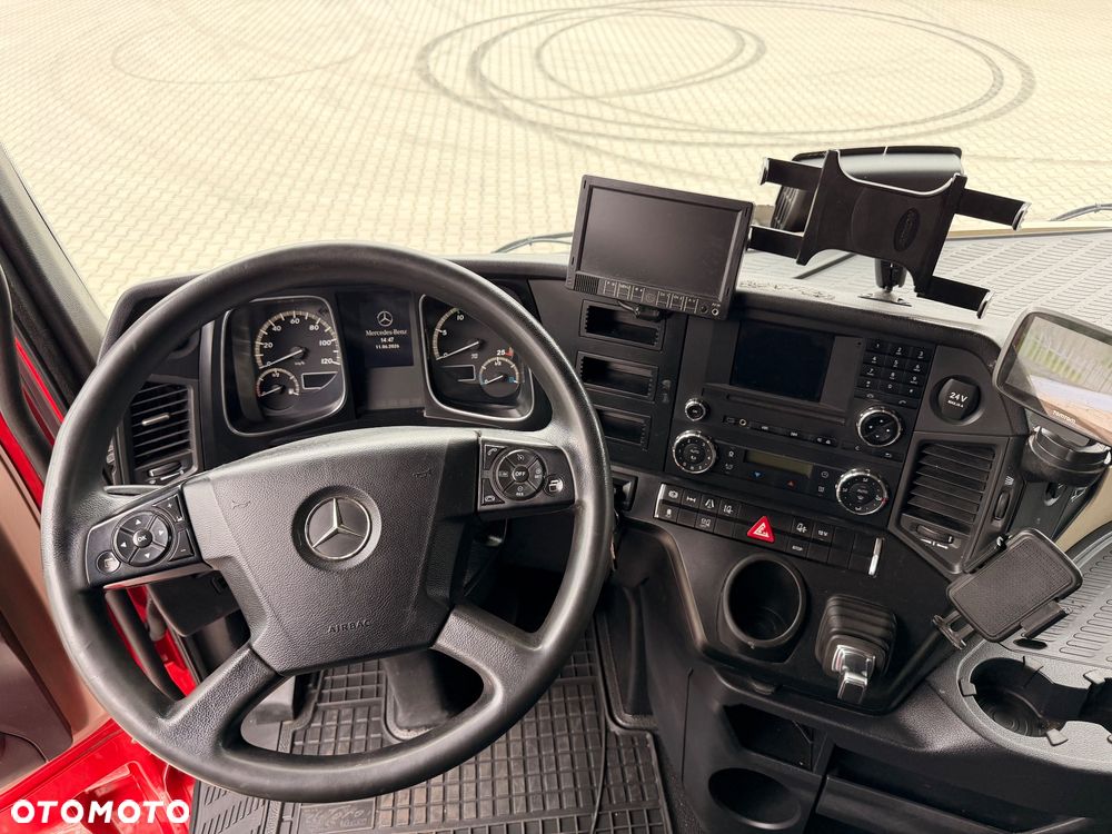 Mercedes-Benz 1836 - 8