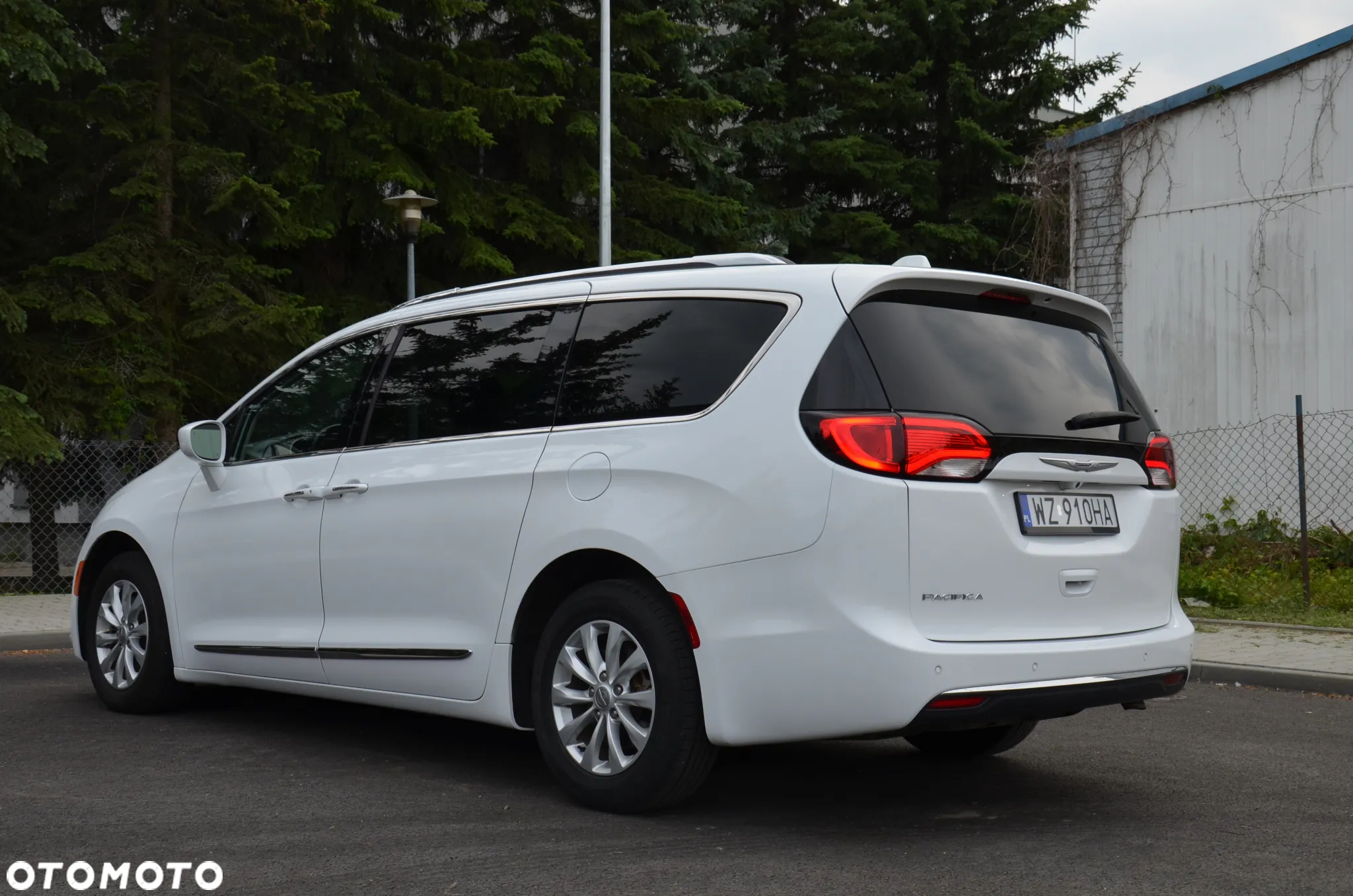 Chrysler Pacifica - 5
