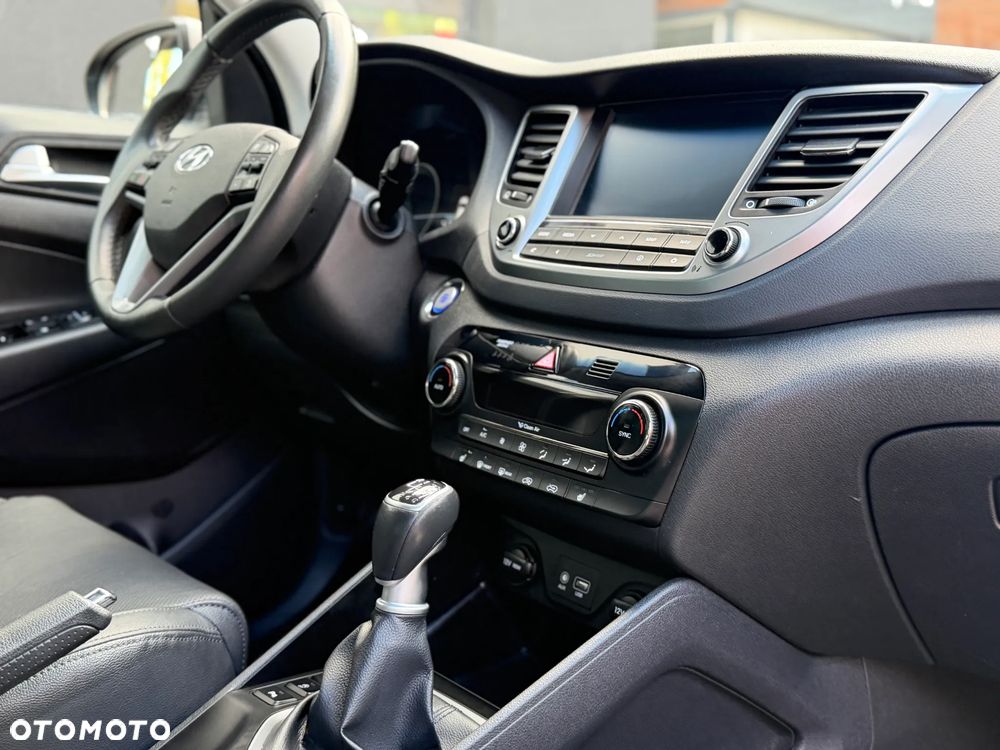 Hyundai Tucson 1.7 CRDI BlueDrive TourdePologne 2WD - 33