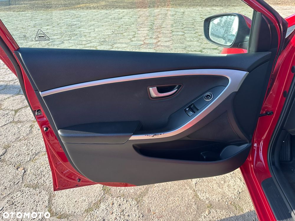 Hyundai i30 blue 1.4 Classic - 10