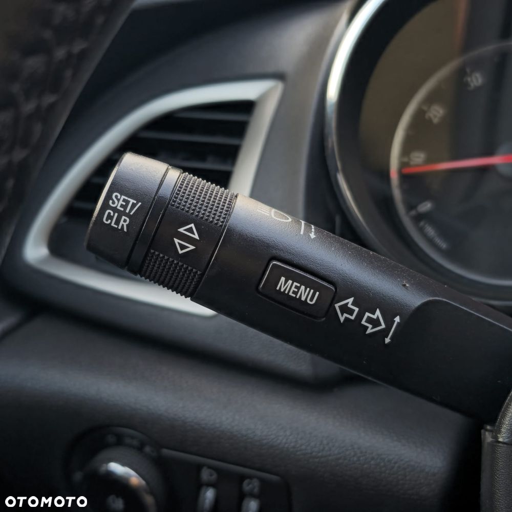 Opel Astra 1.4 Turbo - 28
