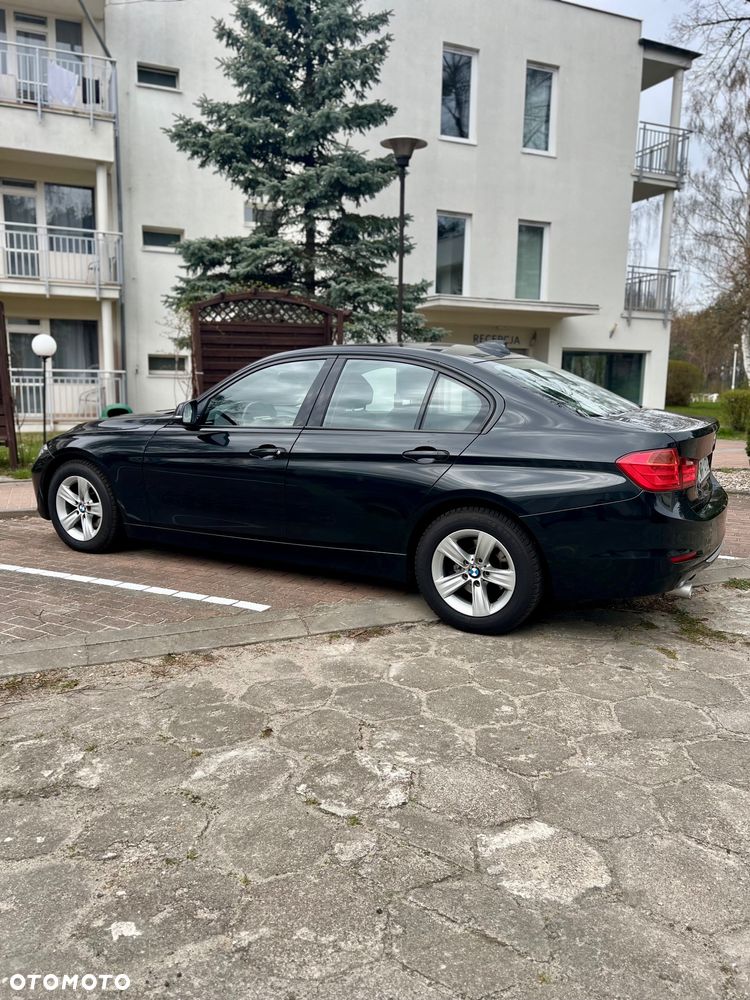 BMW Seria 3 318d - 4