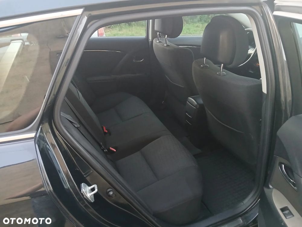 Toyota Avensis - 14