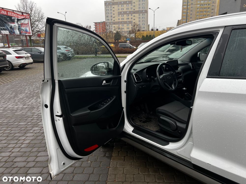 Hyundai Tucson 1.6 GDI BlueDrive Style 2WD - 17