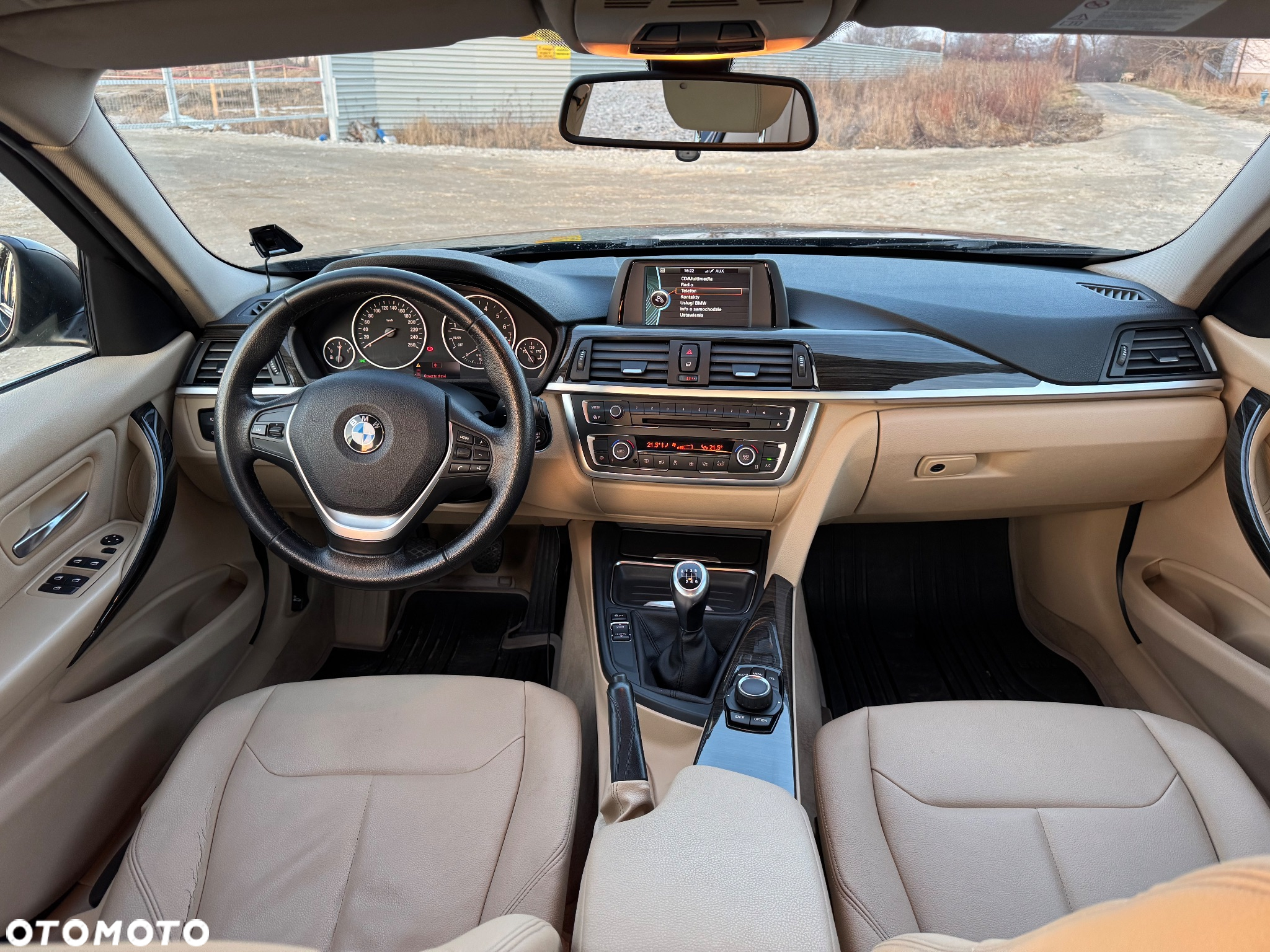 BMW Seria 3 320i Luxury Line - 16
