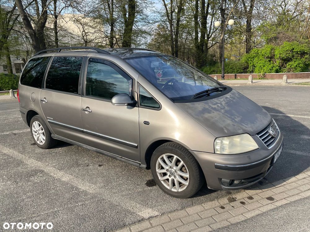 Volkswagen Sharan 1.9 TDI Comfortline Tiptr - 2