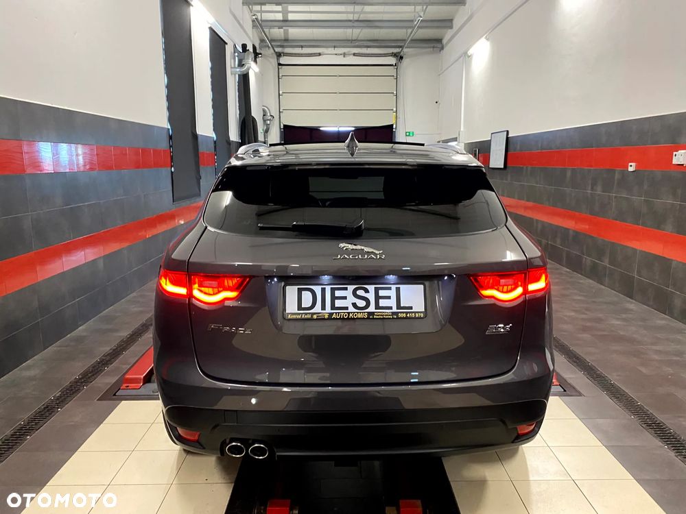 Jaguar F-Pace 2.0 i4D AWD Prestige - 12
