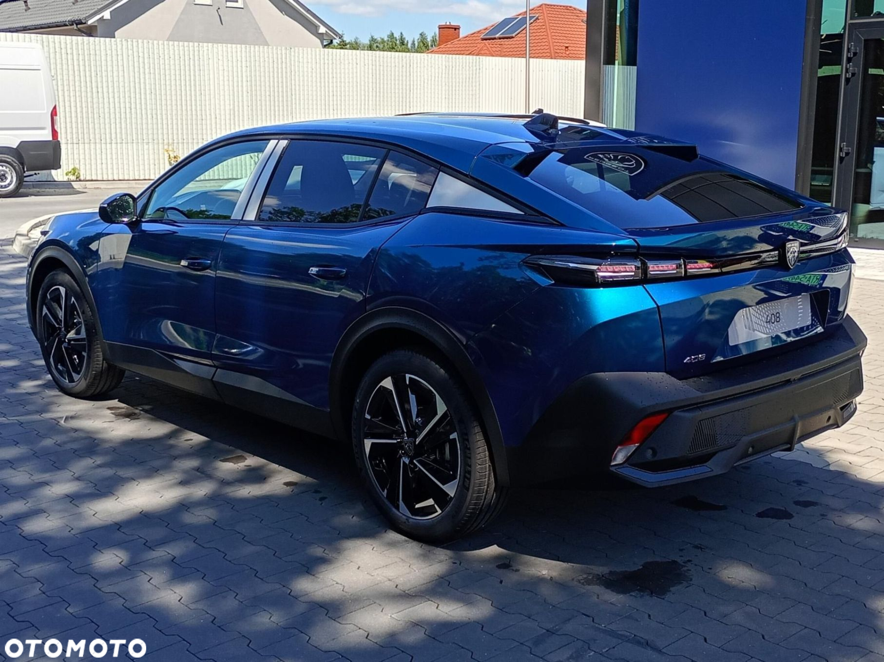 Peugeot 408 - 8