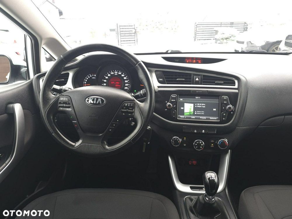 Kia Ceed - 10
