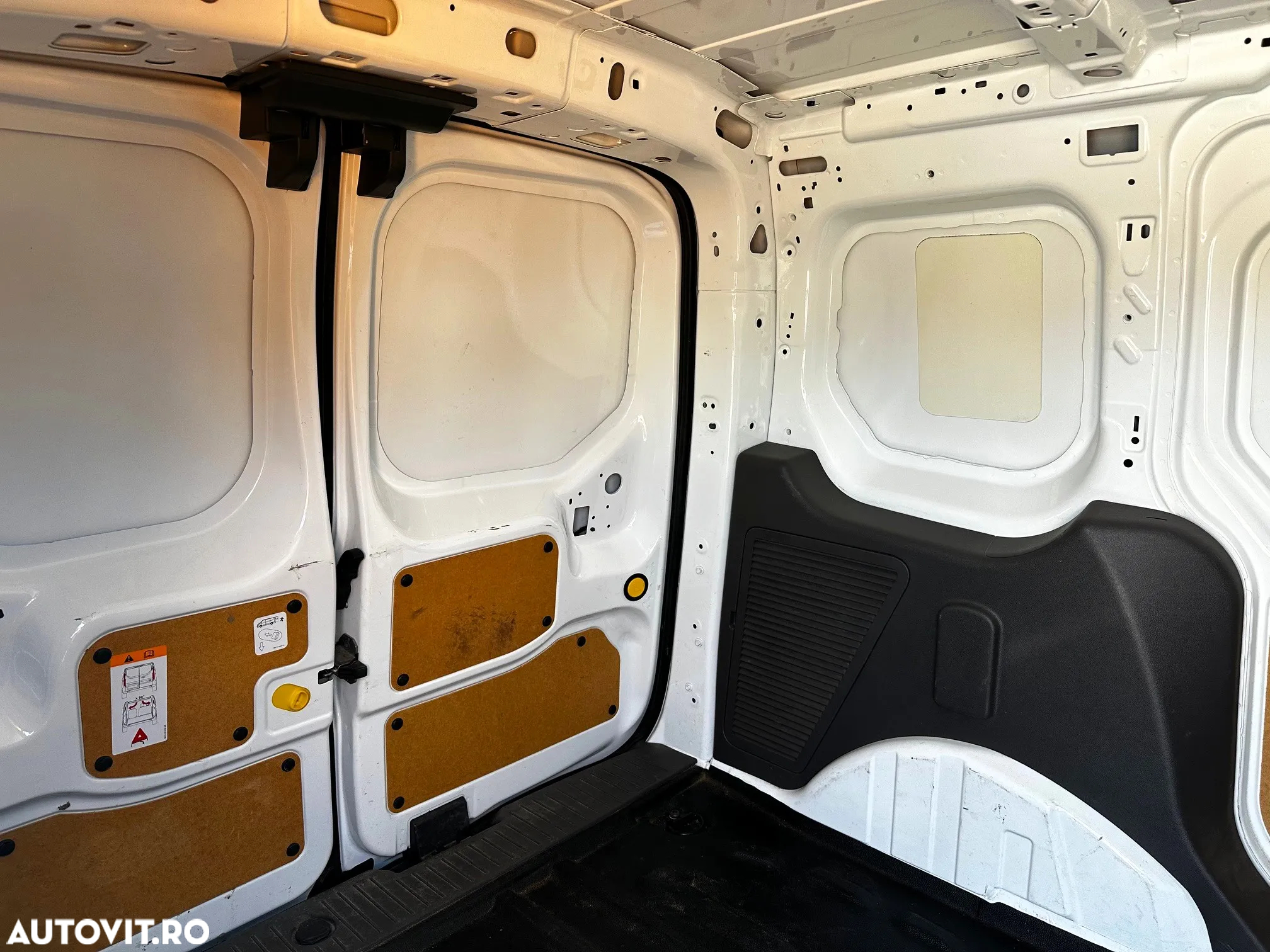 Ford Transit Connect 1.5 EcoBlue 100CP 6MT DCIV SWB(L1) Trend - 10
