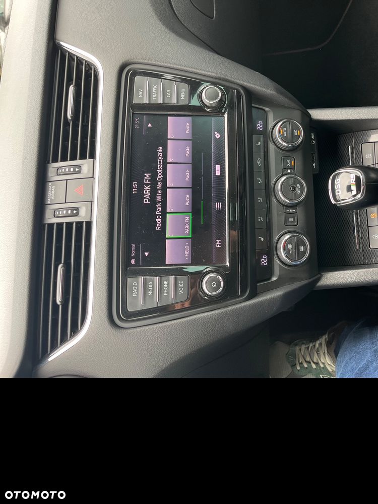 Skoda Octavia 2.0 TDI DSG RS - 22