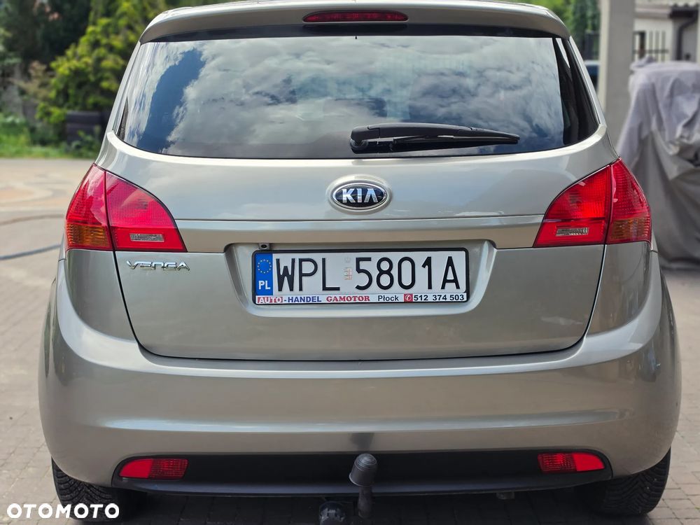 Kia Venga - 14
